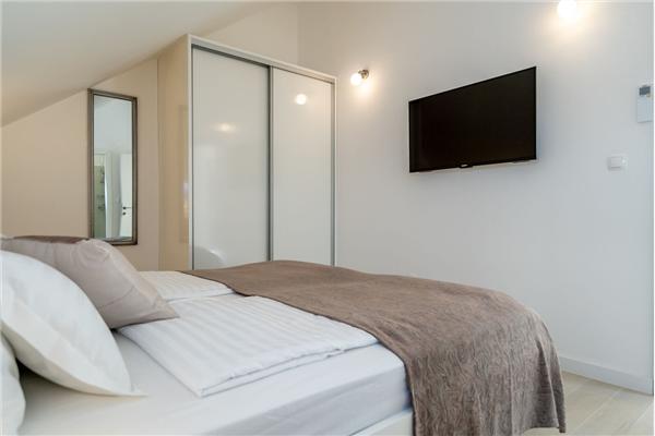 House K1, for 12 persons