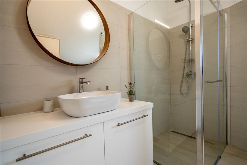 House K1, for 12 persons