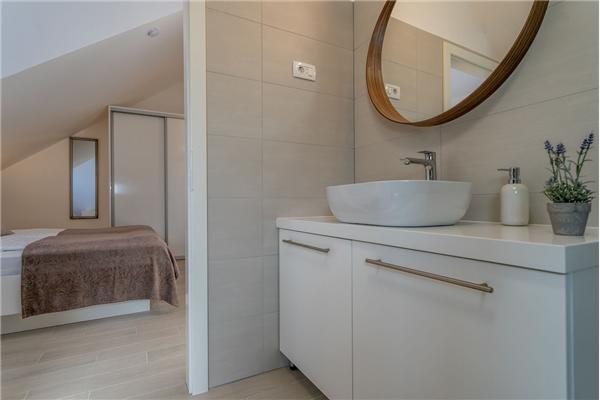 House K1, for 12 persons