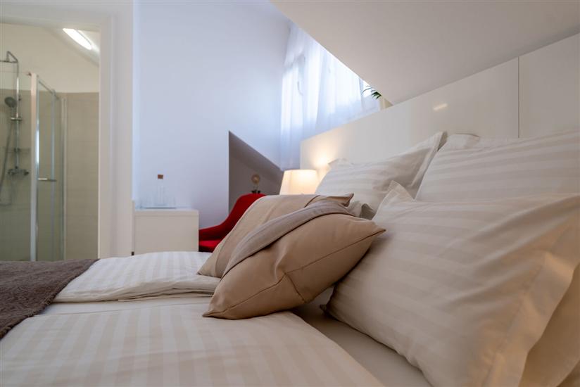 House K1, for 12 persons