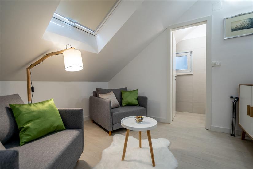 House K1, for 12 persons