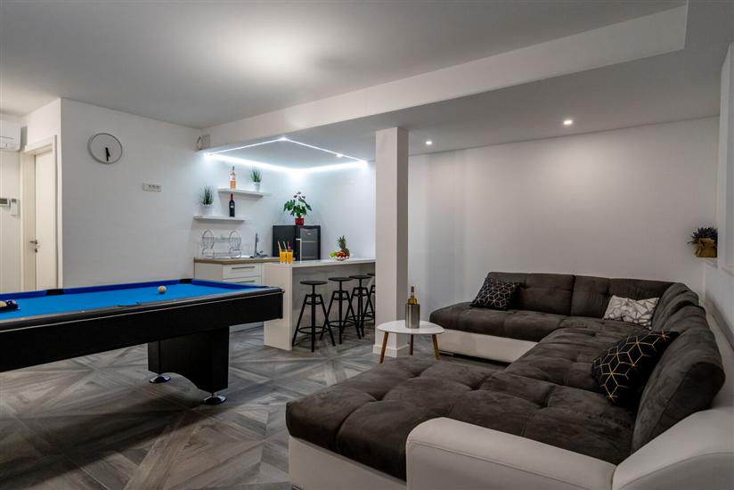 House K1, for 12 persons