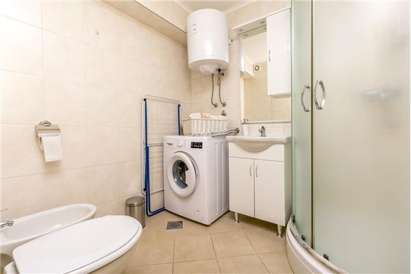 Apartment A1, for 6 persons