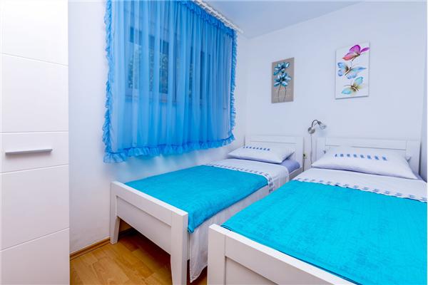 Apartment A1, for 8 persons