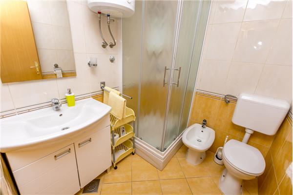 Apartment A1, for 8 persons