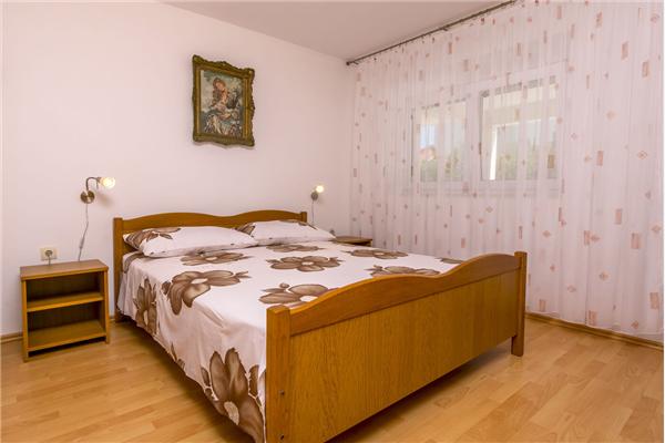 Apartment A1, for 8 persons