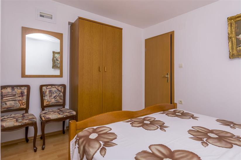 Apartment A1, for 8 persons