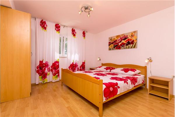 Apartment A1, for 8 persons