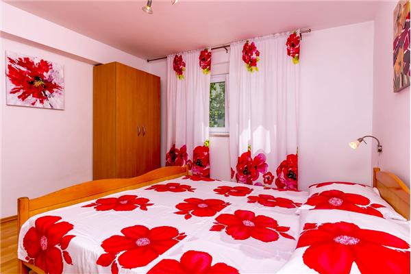 Apartment A1, for 8 persons