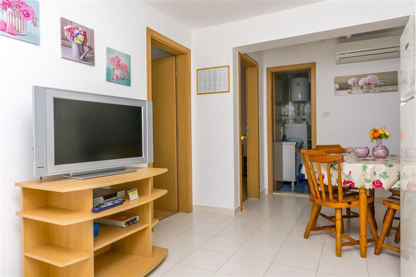 Apartment A1, for 8 persons