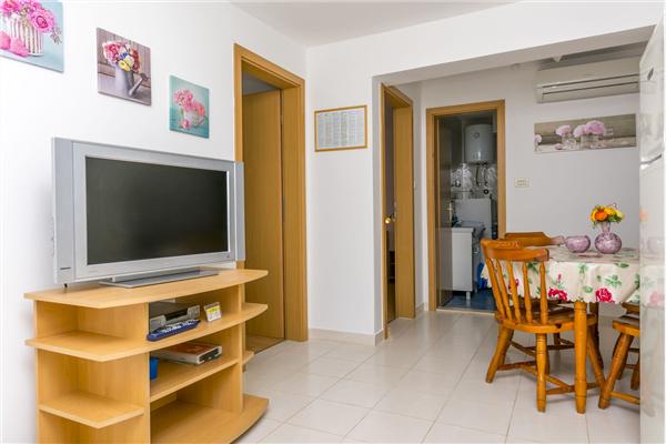 Apartment A1, for 8 persons