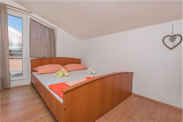 Apartment A1, for 5 persons
