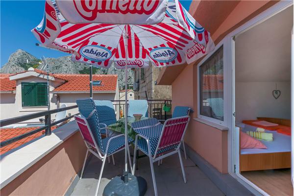 Apartment A1, for 5 persons