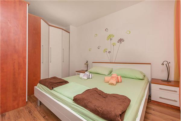 Apartment A1, for 5 persons