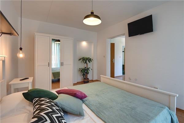 House K1, for 10 persons