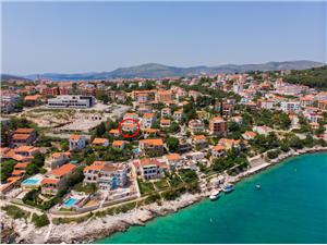 Apartman Adriatico Okrug Gornji (Čiovo), Kvadratura 30,00 m2, Zračna udaljenost od mora 100 m, Zračna udaljenost od centra mjesta 800 m