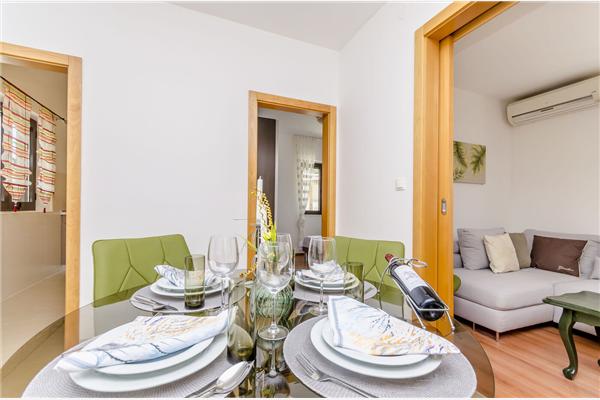 House K1, for 8 persons