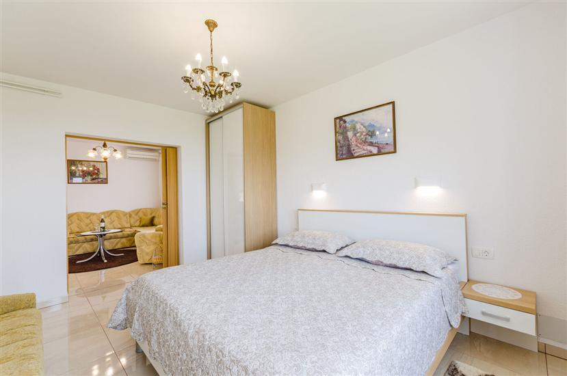 Ferienwohnung A1, für 8 Personen