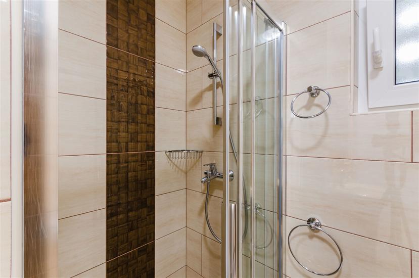 Ferienwohnung A1, für 8 Personen