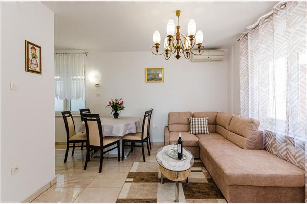 Ferienwohnung A2, für 8 Personen