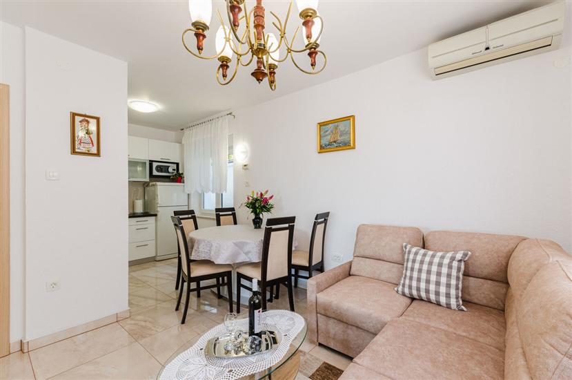 Ferienwohnung A2, für 8 Personen