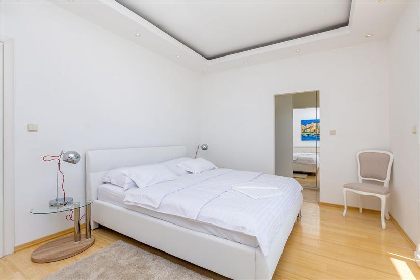 House K1, for 10 persons