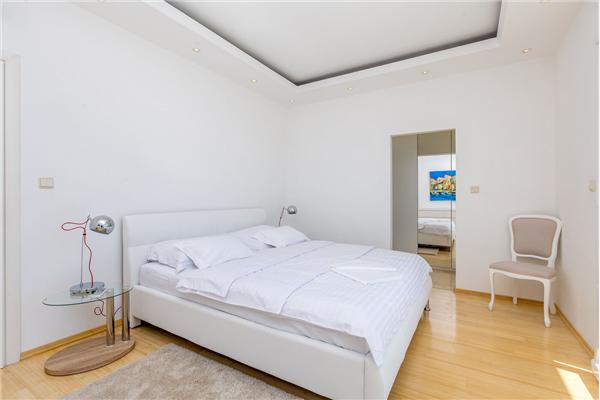 House K1, for 10 persons