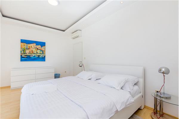 House K1, for 10 persons