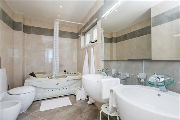 House K1, for 10 persons