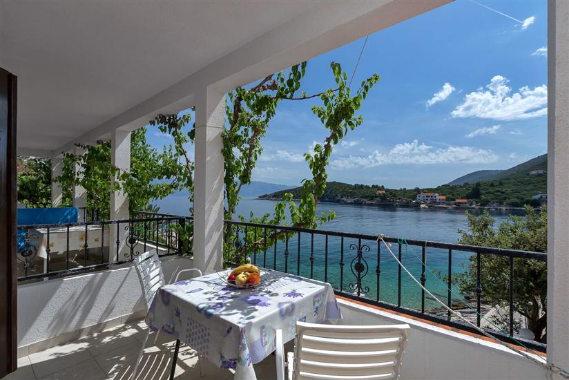 Apartment A4, for 3 persons