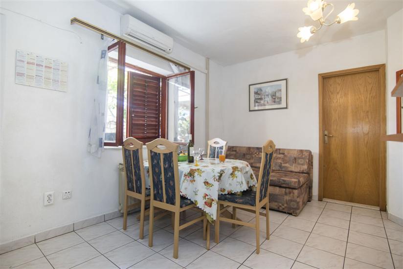 Apartment A1, for 6 persons