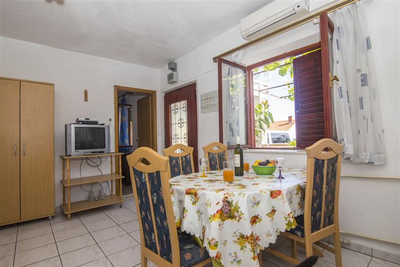 Apartment A1, for 6 persons