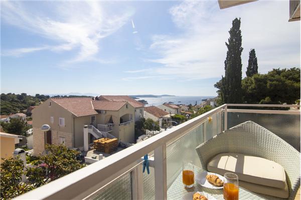 Room S1, for 2 persons