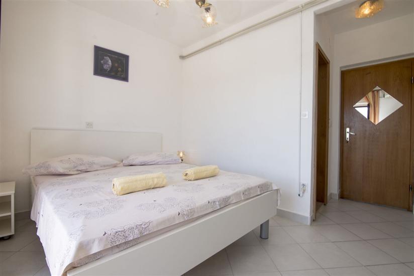 Room S2, for 2 persons