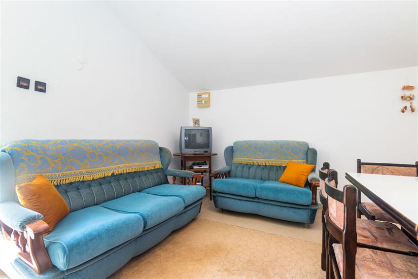 Apartment A1, for 5 persons