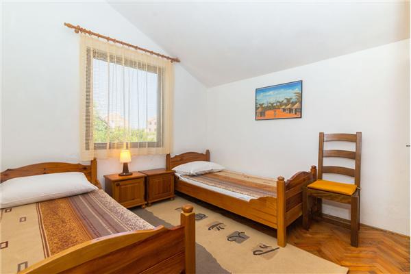 Apartment A1, for 5 persons