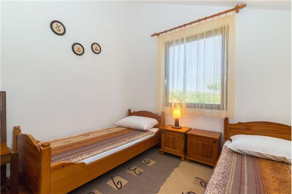 Apartment A1, for 5 persons