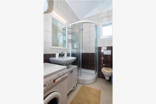 Apartment A1, for 5 persons