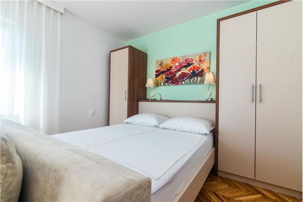 Room S2, for 2 persons