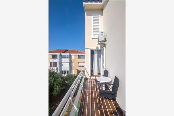 Room S2, for 2 persons