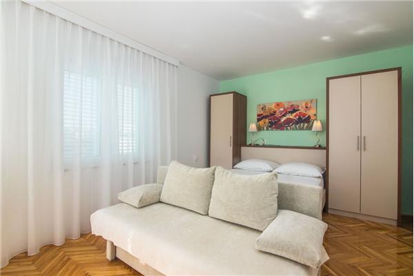 Room S2, for 2 persons