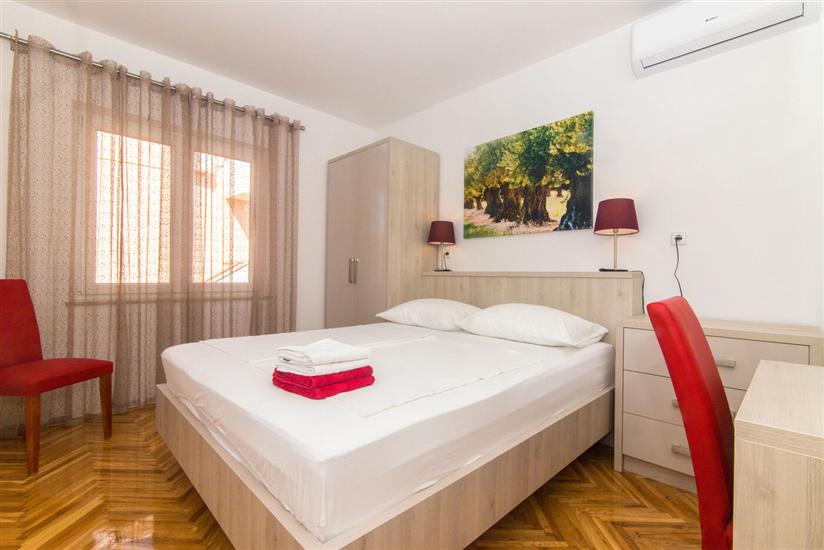 Room S4, for 2 persons