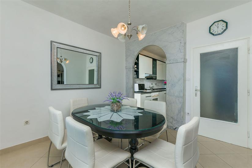 Apartment A1, for 6 persons