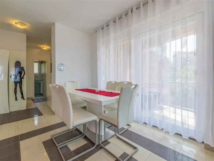 Apartment A1, for 5 persons