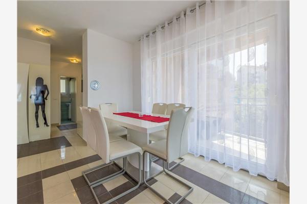 Apartment A1, for 5 persons