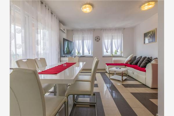Apartment A1, for 5 persons