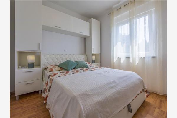 Apartment A1, for 5 persons