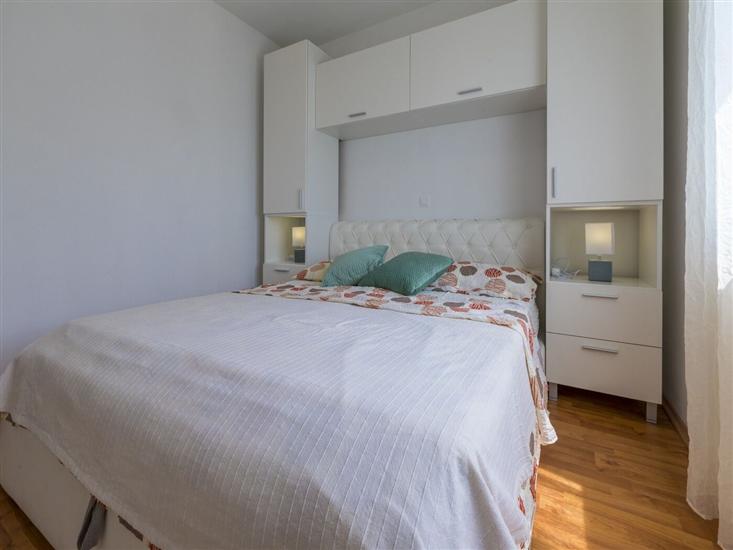 Apartment A1, for 5 persons