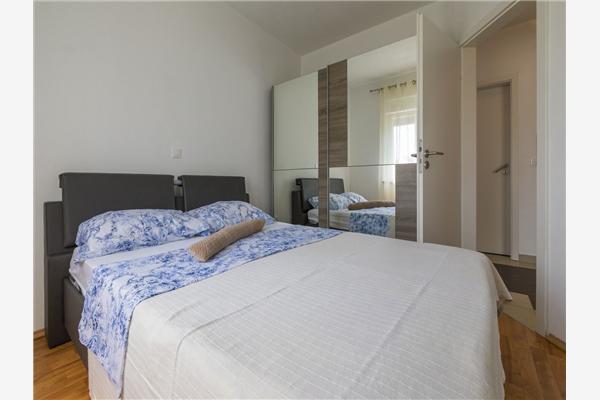 Apartment A1, for 5 persons