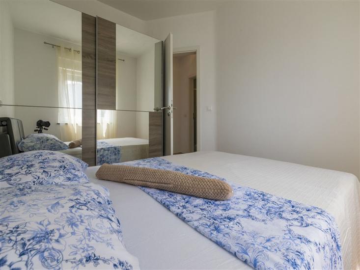 Apartment A1, for 5 persons